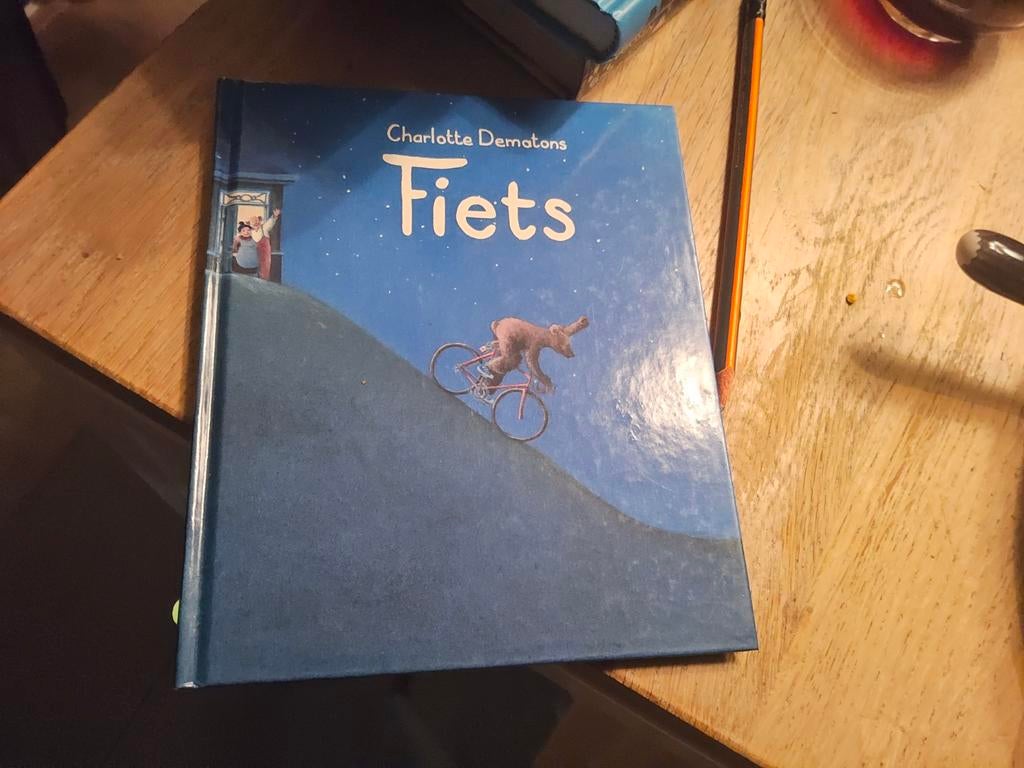 Fiets - Charlotte Dematons, Boeken, 3 tot 4 jaar, Ophalen of Verzenden, Zo goed als nieuw, Uitklap-, Voel- of Ontdekboek