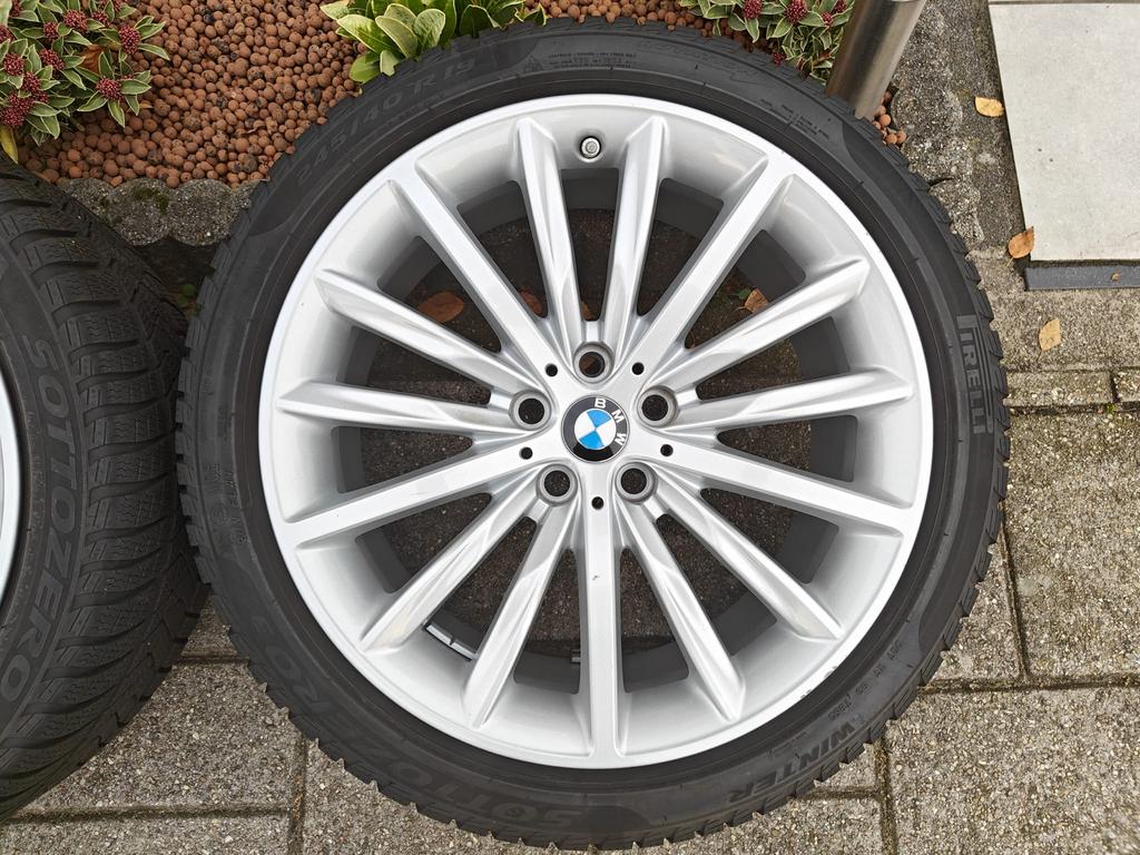 Pirelli Winterbanden 245/40/R19 met BMW Velgen., Auto-onderdelen, Banden en Velgen, Winterbanden, Personenwagen, Ophalen