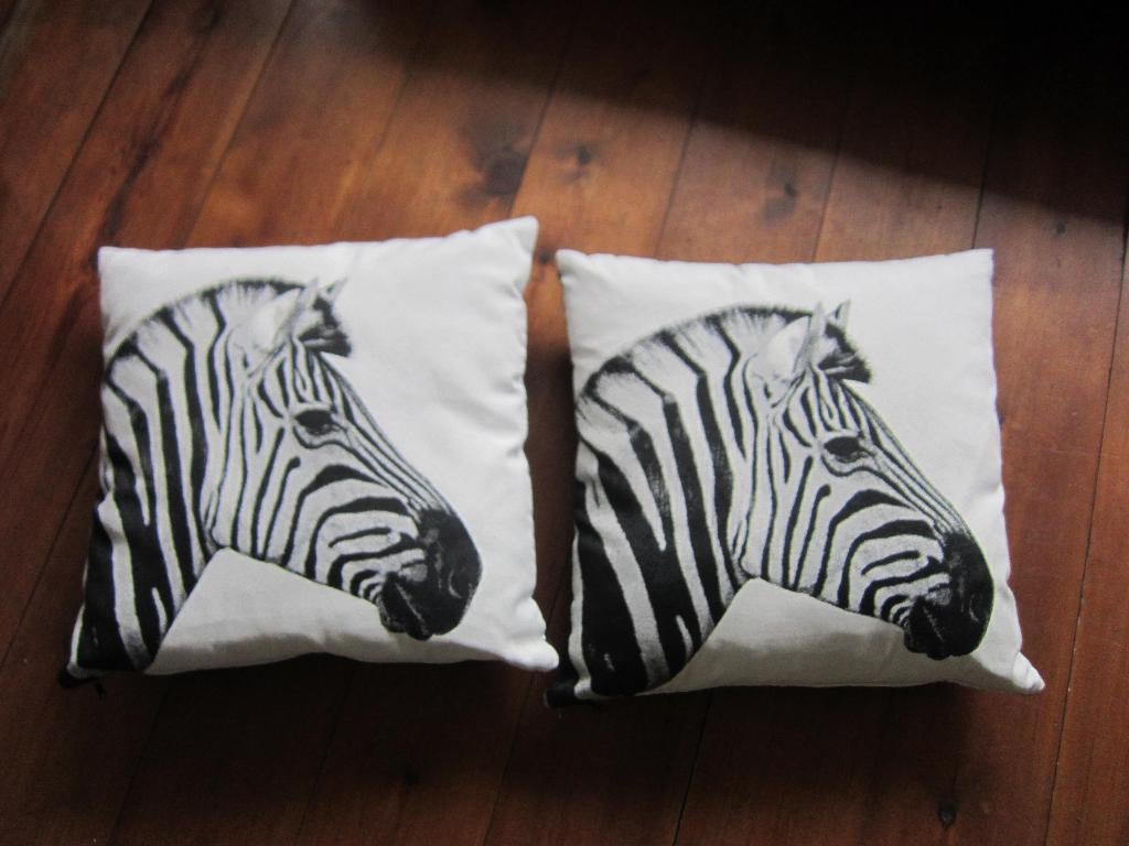 KUSSENS "ZEBRA", Ophalen of Verzenden, Zo goed als nieuw, Vierkant