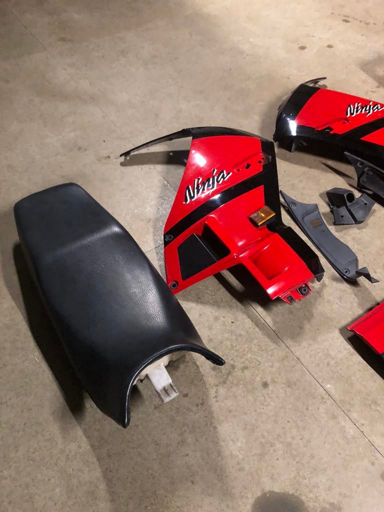 Kawasaki GPX 750 R Diverse Kuipdelen en Zadel, Motoren, Onderdelen | Kawasaki, Gebruikt, ., Ophalen of Verzenden, .