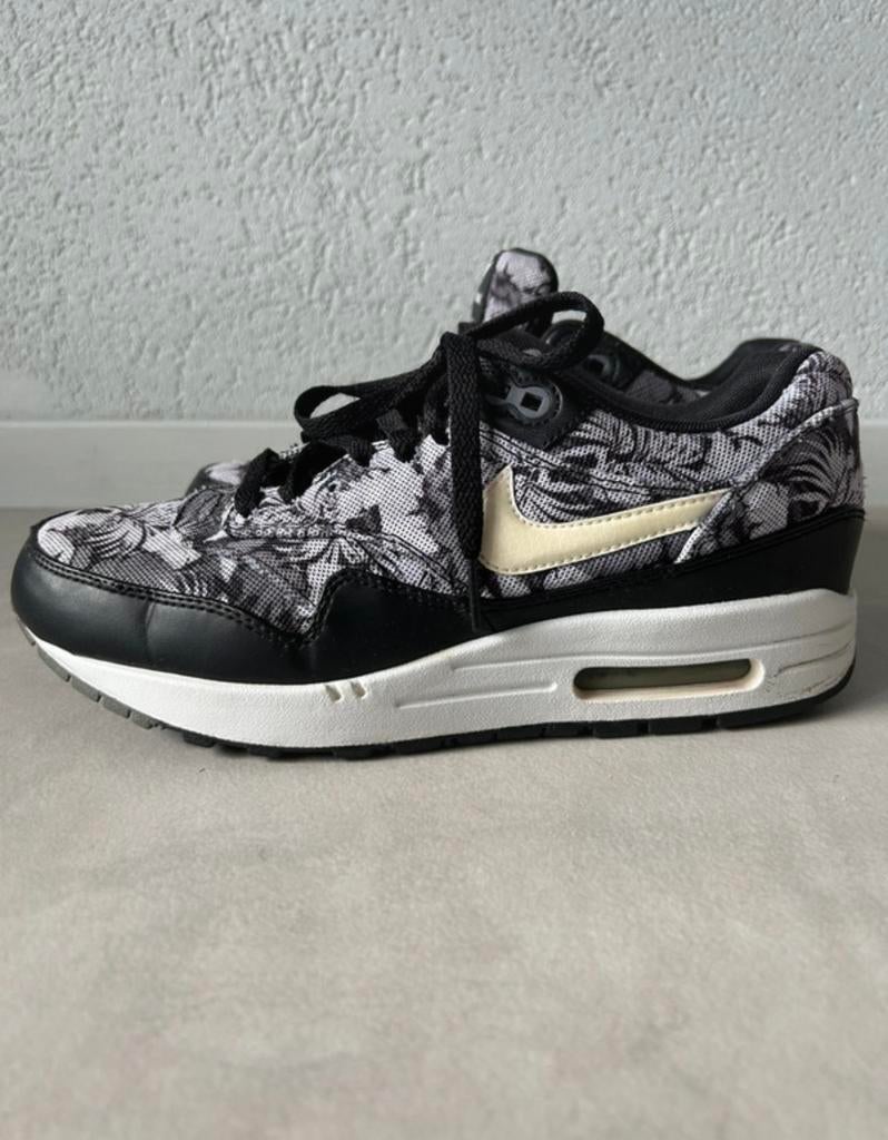 Nike Air Max, Ophalen of Verzenden, Zo goed als nieuw, Zwart, Sneakers of Gympen