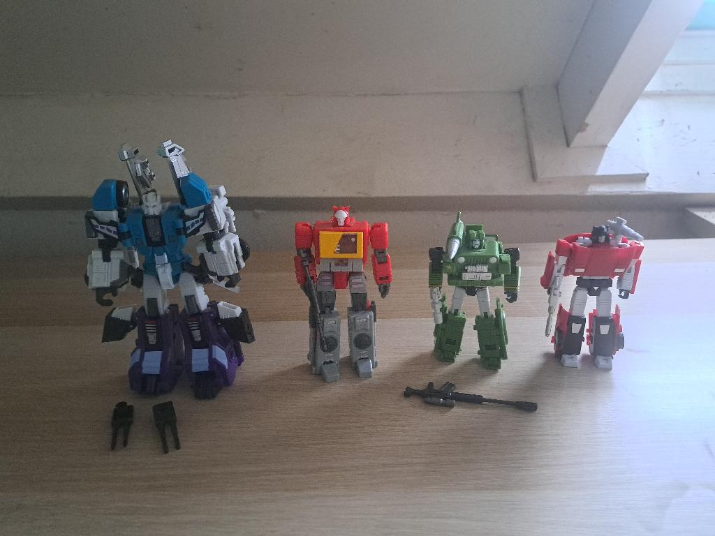 Legends scale Transformers (Blaster, SixShot), Verzamelen, Transformers, Overige generaties, Ophalen of Verzenden, Zo goed als nieuw