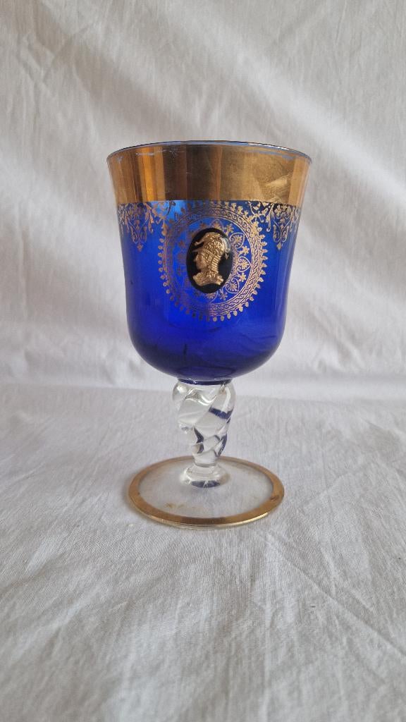 Blauw glas  gouden sierrand en Grieks/Romeinse soldaat B075, Antiek en Kunst, Antiek | Glas en Kristal, Ophalen of Verzenden
