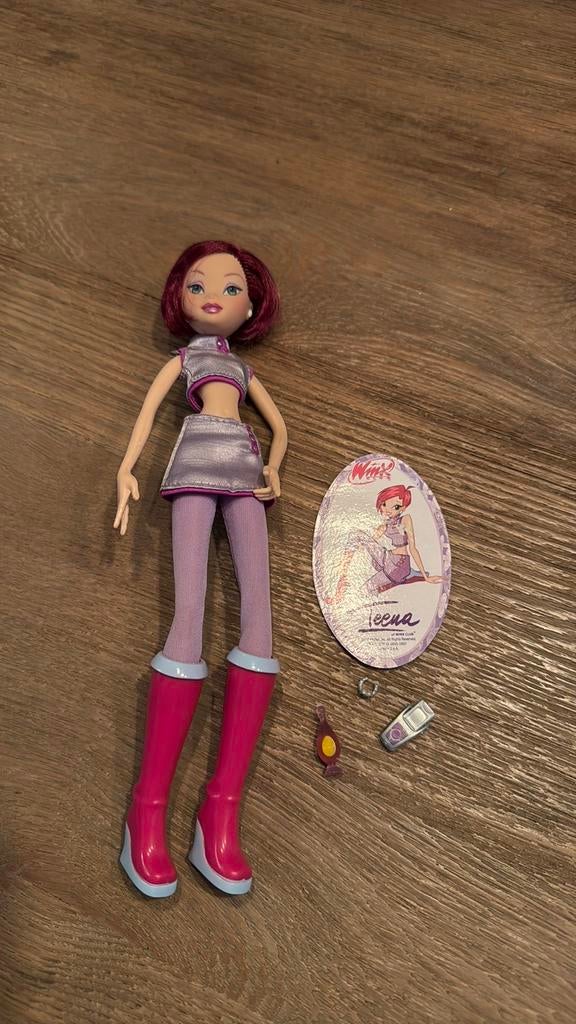 Winx club Tecna schoolgirl pop, Kinderen en Baby's, Speelgoed | Poppen, Ophalen of Verzenden, Zo goed als nieuw, Overige typen