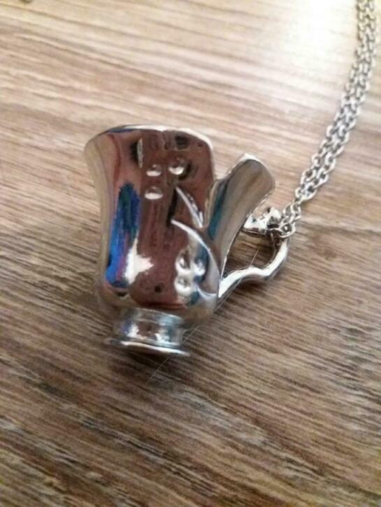 NIEUW Beauty and the Beast: Ketting Belle Barstje (Chip), Verzamelen, Ophalen of Verzenden, Nieuw