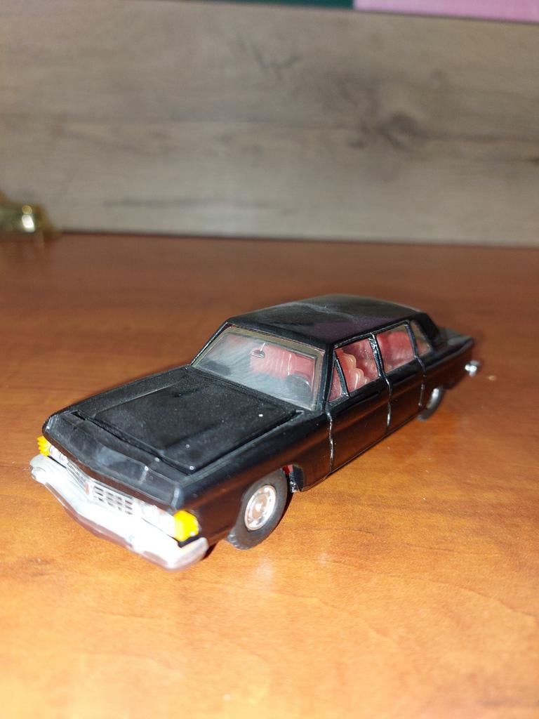 ZIL.   LIMOSINNE (  Russisch staatsgarros), Ophalen of Verzenden, Nieuw, Auto