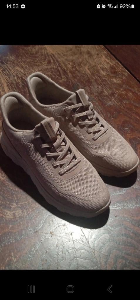 Mooie Geox schoenen mt 38, Geox, Beige, Ophalen of Verzenden, Sneakers of Gympen
