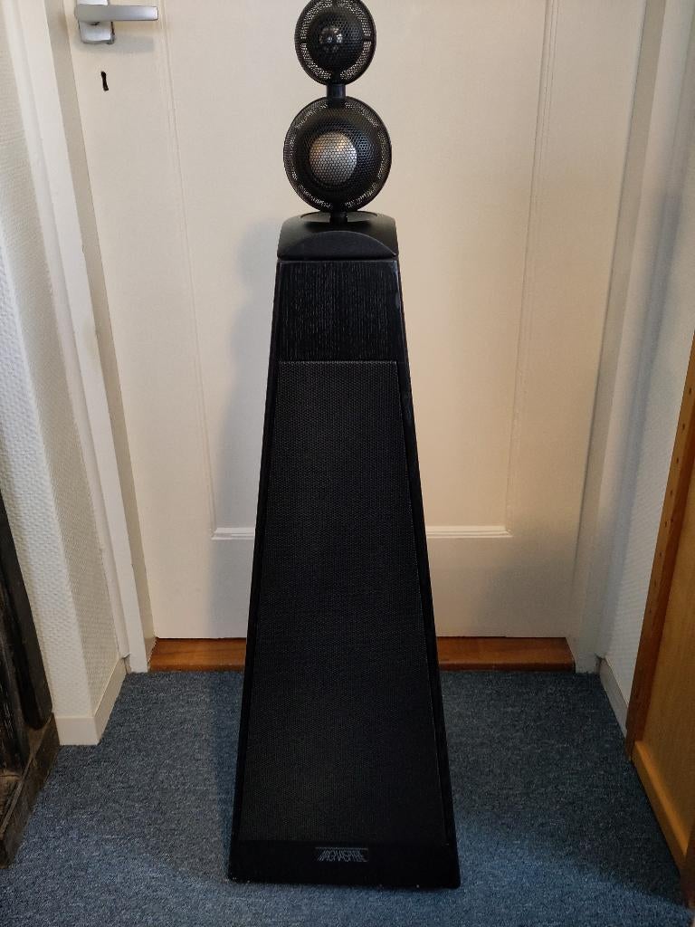 Magnat Magnasphere Beta luidsprekers 1 box goed 1 incompleet, Audio, Tv en Foto, Luidsprekers, Ophalen, Gebruikt, Magnat, 120 watt of meer