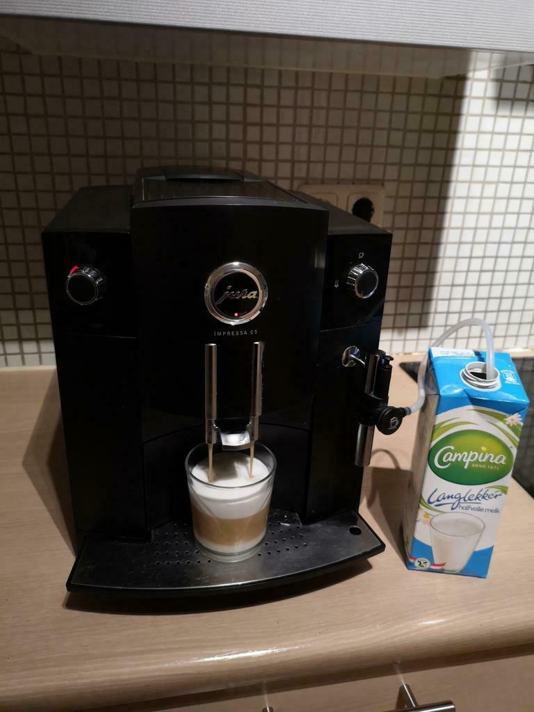 Jura Impressa C5 koffieautomaat, Witgoed en Apparatuur, Koffiezetapparaten, Zo goed als nieuw, Ophalen