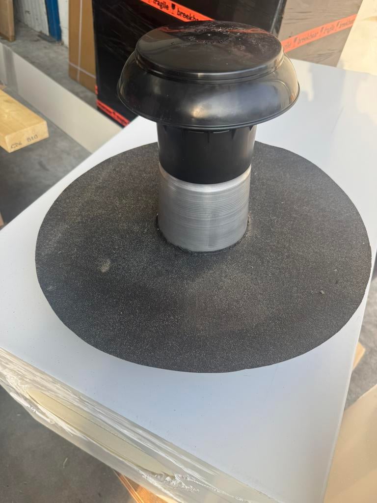 Dakdoorvoer waterproef plakplaat 470/K24  bituum 4mm dikte., Kunststof, Zwart, Ophalen of Verzenden, Zo goed als nieuw