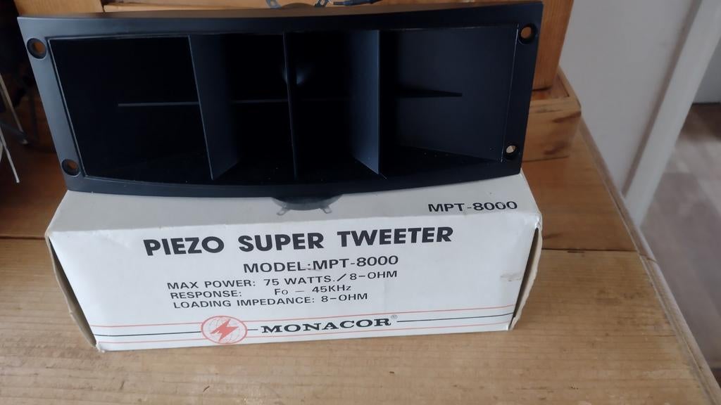 Dit is een Monacor MPT-8000 piëzo super tweeter. 

Max. verm, Audio, Tv en Foto, Luidsprekers, Overige merken, Gebruikt, Overige typen