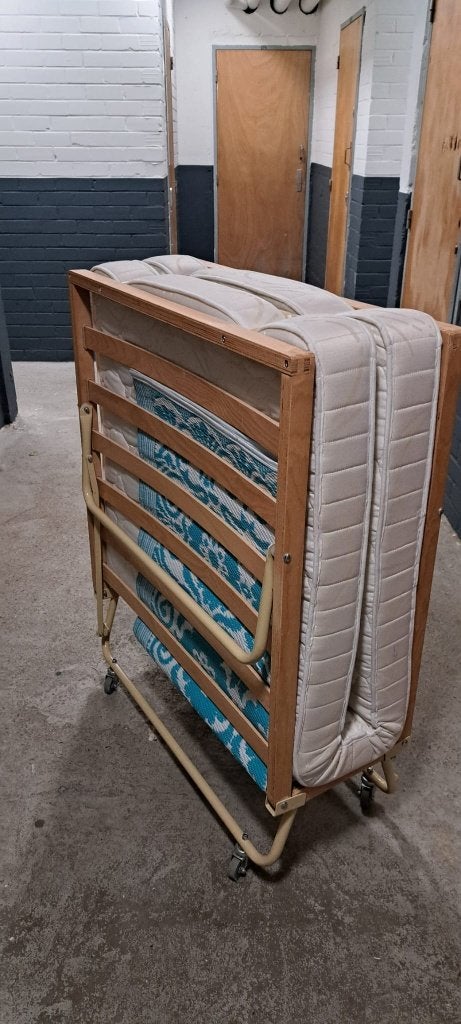 Logeerbed vouwbed, Ophalen, Gebruikt, Eenpersoons, Beige