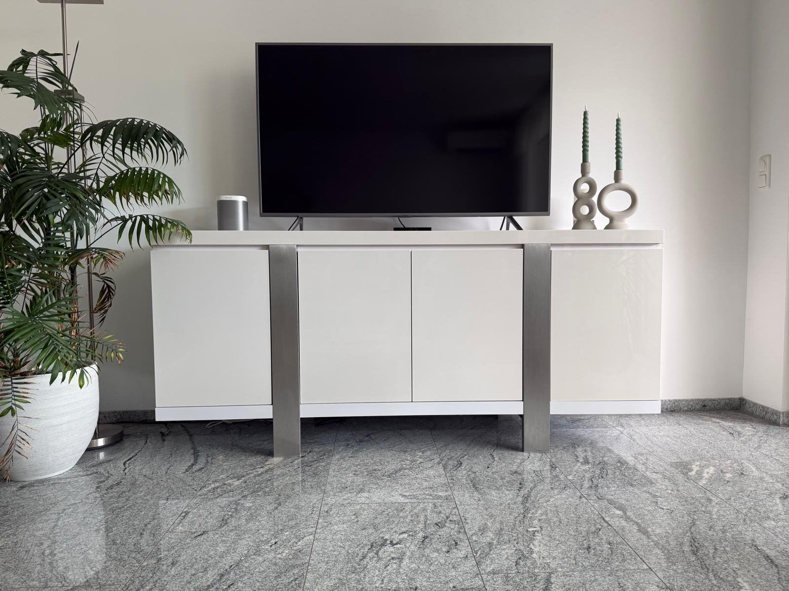 Modern wit dressoir met veel opbergruimte, Ophalen, Overige materialen, 150 tot 200 cm, Zo goed als nieuw