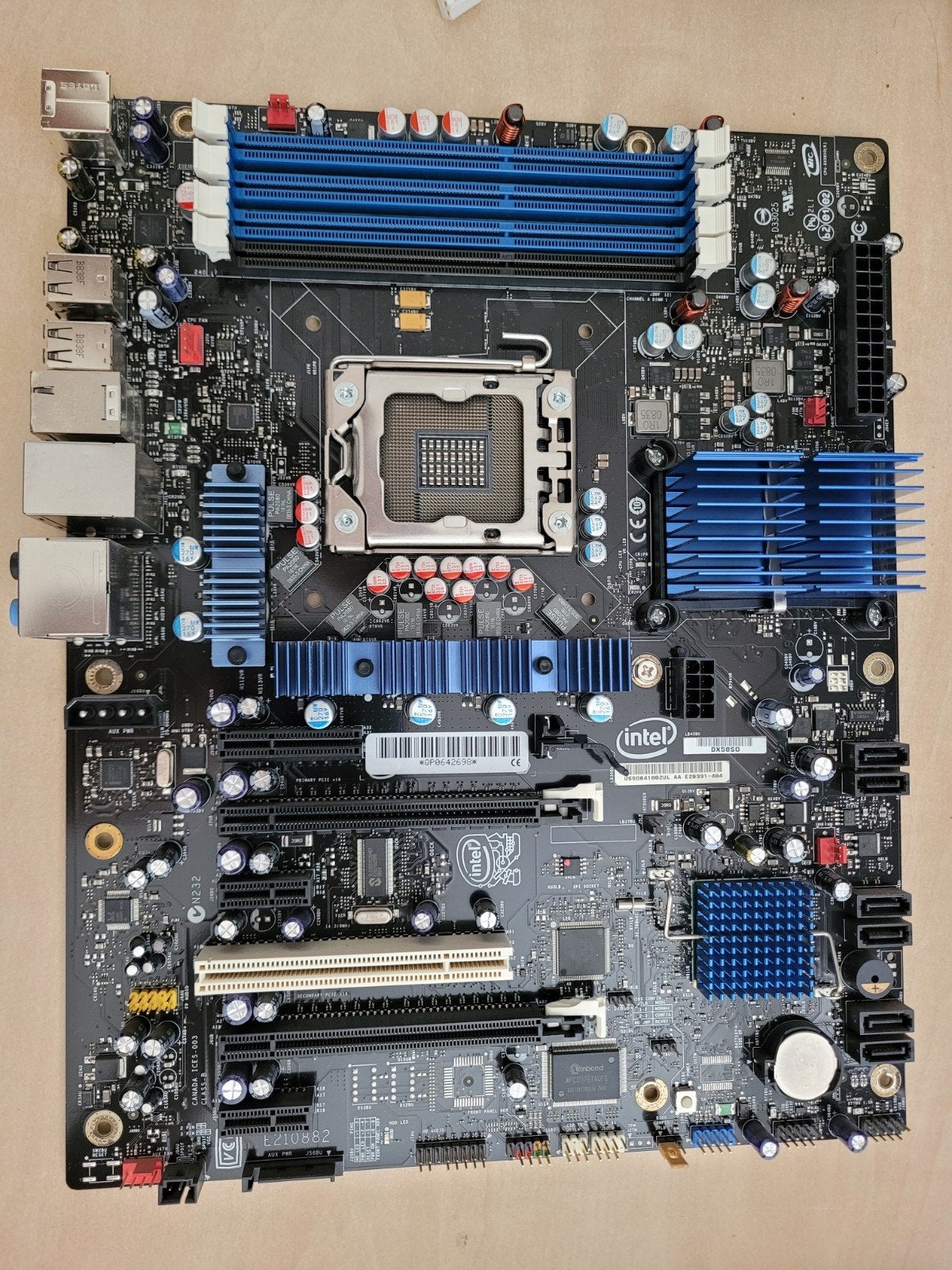 Intel DX58SO moederbord met I/O Shield, Gebruikt, LGA1366, DDR3, Ophalen of Verzenden