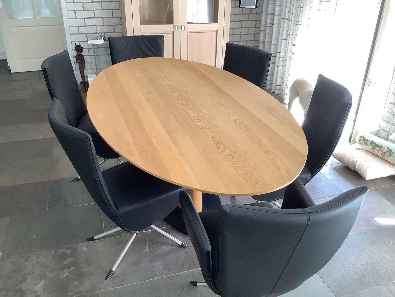 Ovale licht eiken eetkamertafel met 6 stoelen., Ophalen, 100 tot 150 cm, Eikenhout, 200 cm of meer