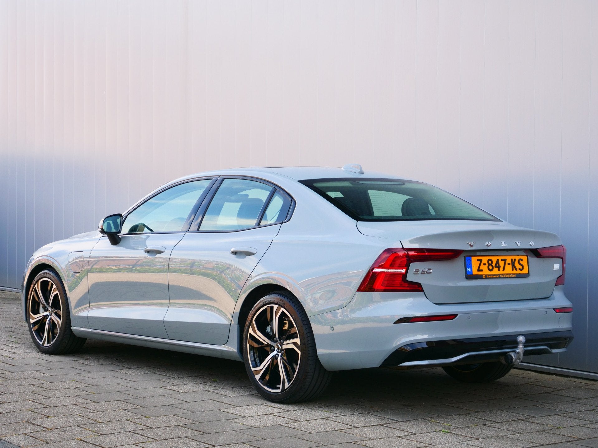 Volvo S60 2.0 Recharge T6 350Pk AWD Ultimate Dark Trekhaak /, Auto's, Volvo, Automaat, 4 cilinders, S60, 120 €/maand