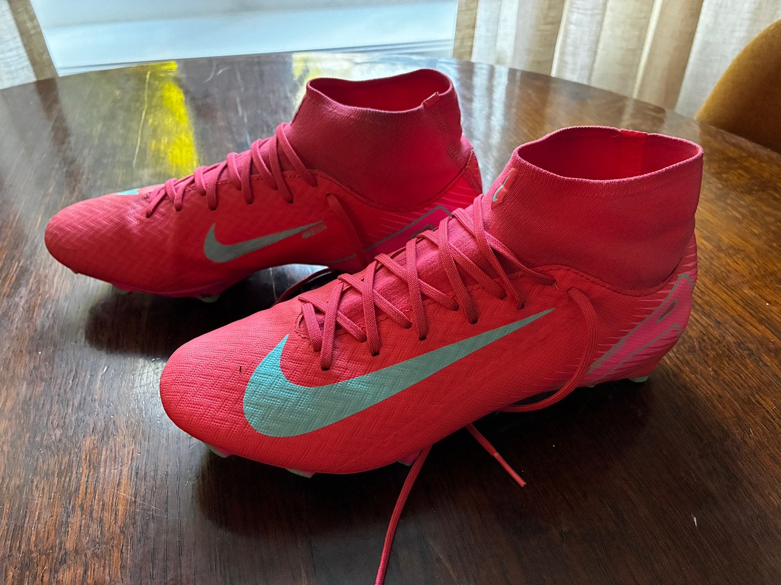 Nike voetbalschoen goede staat mt 42, Maat XS of kleiner, Ophalen of Verzenden, Zo goed als nieuw, Schoenen