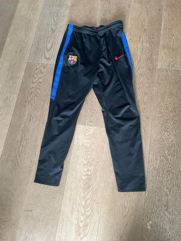 Nike dri-fit sportbroek maat 164 Barcelona, Ophalen of Verzenden, Zo goed als nieuw, Jongen of Meisje, Sport- of Zwemkleding