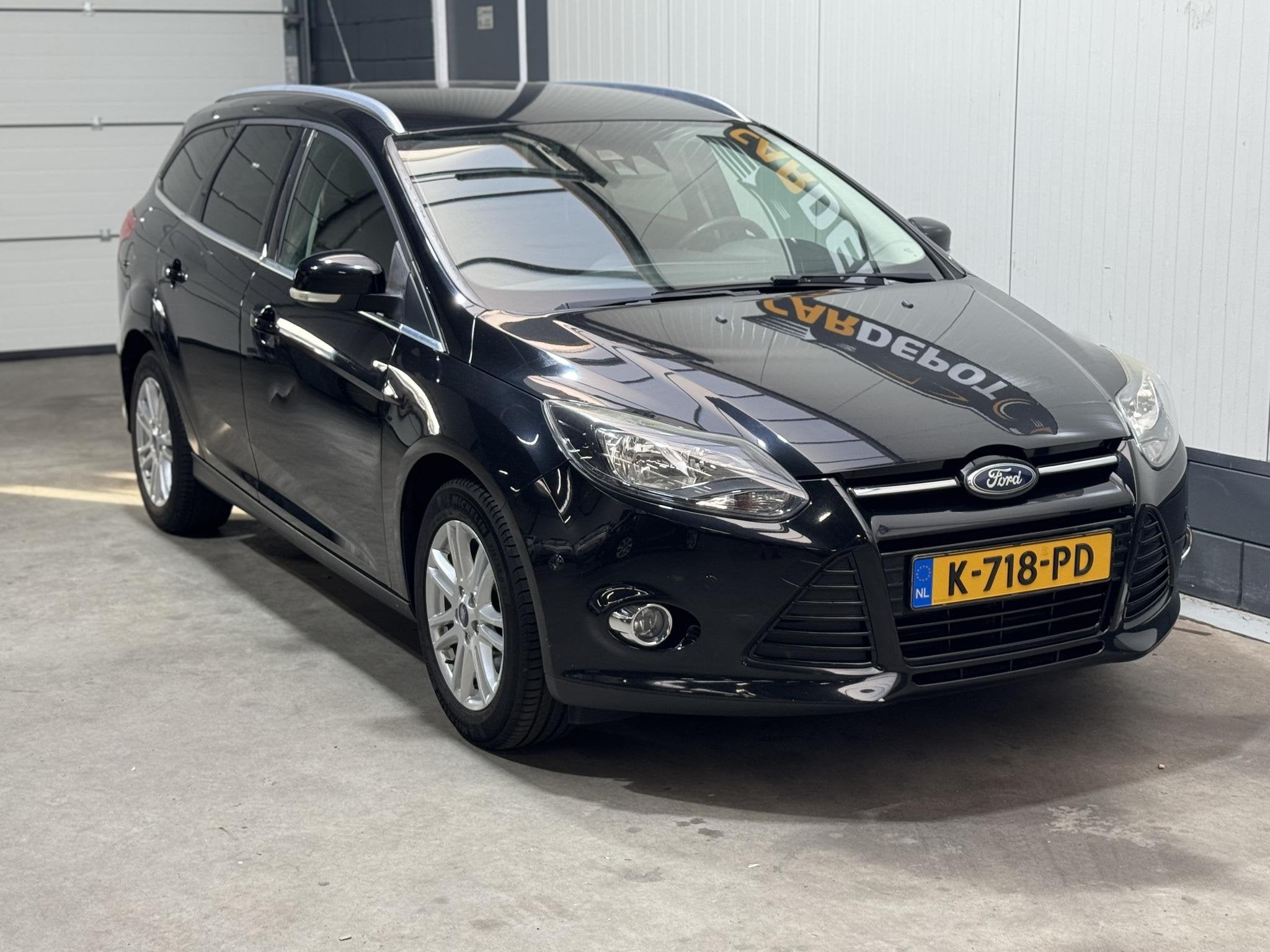 Ford Focus Wagon 1.6 EcoBoost Titanium, Gebruikt, 4 cilinders, 150 pk, Zwart