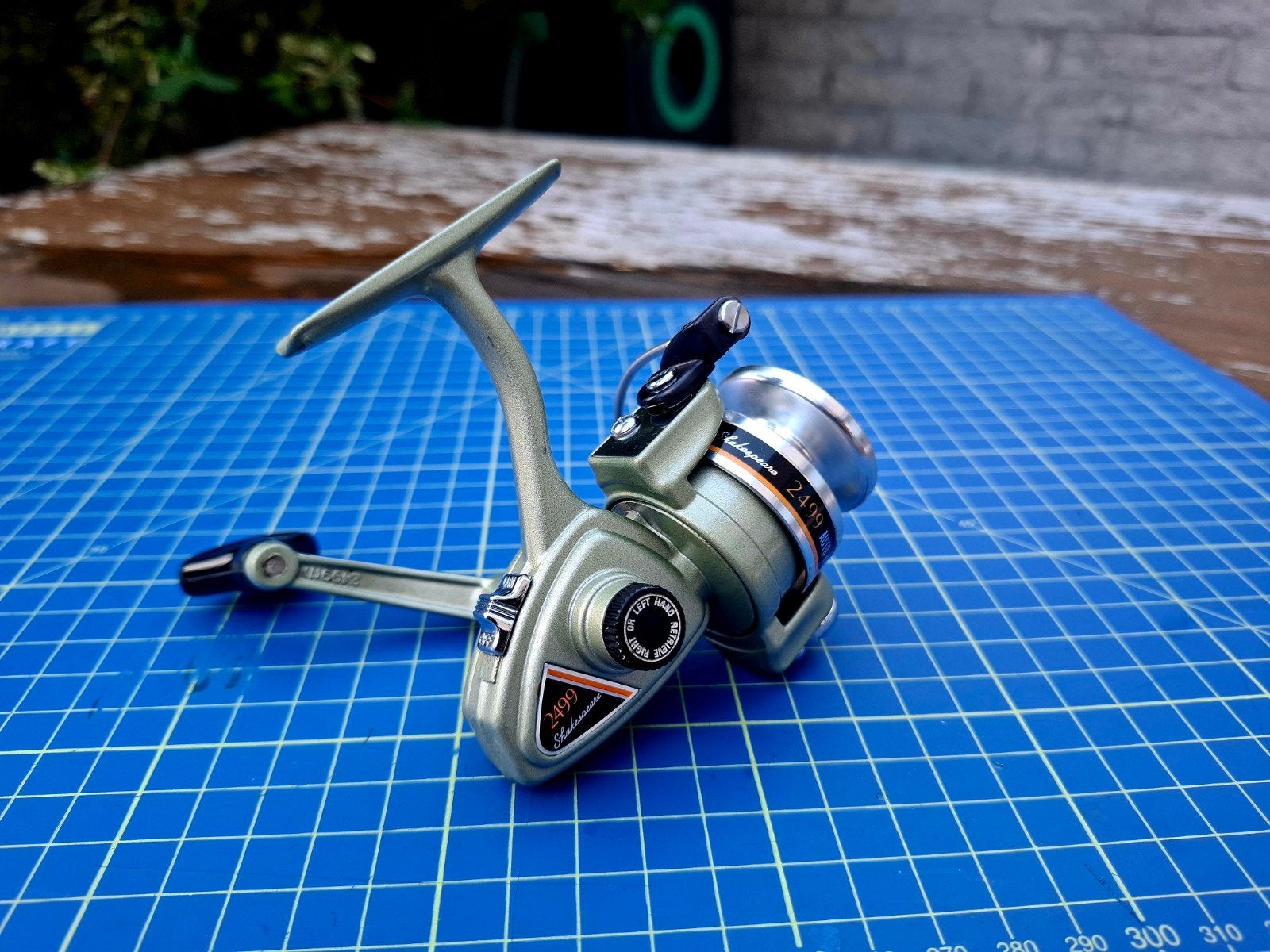 Te koop aangeboden Shakespeare ambidex 2499 molen, Watersport en Boten, Ophalen of Verzenden, Molen
