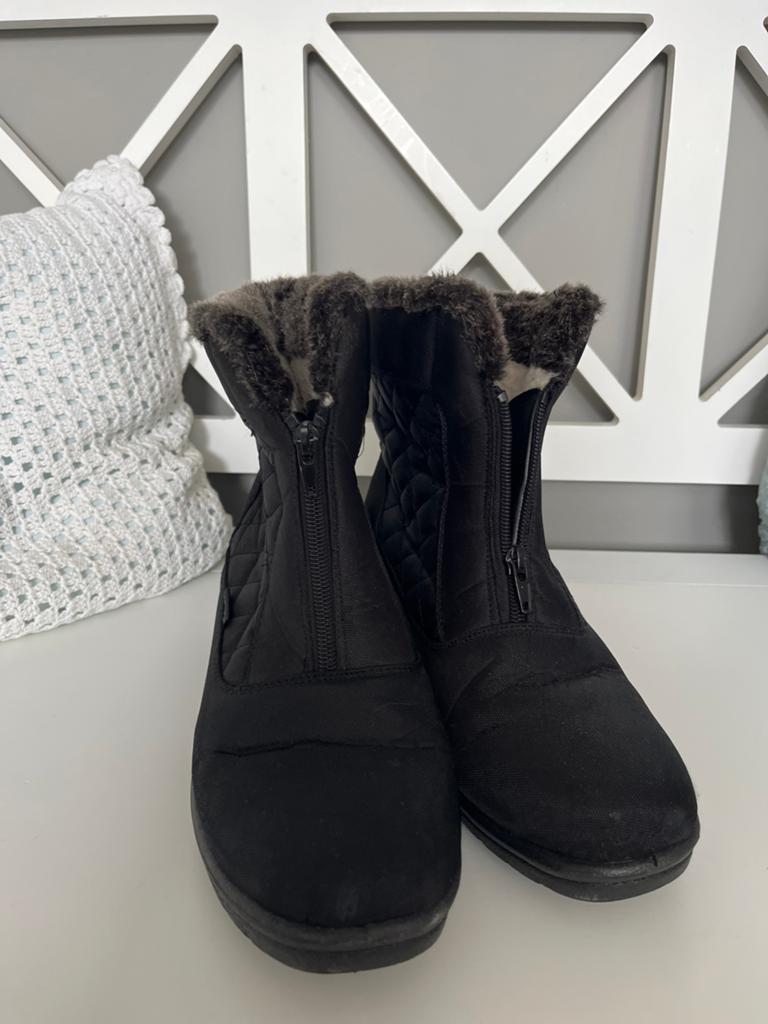 Moonboots maat 39 - Zwarte snowboots met bontvoering, Ophalen of Verzenden, Gedragen, Zwart, Snowboots