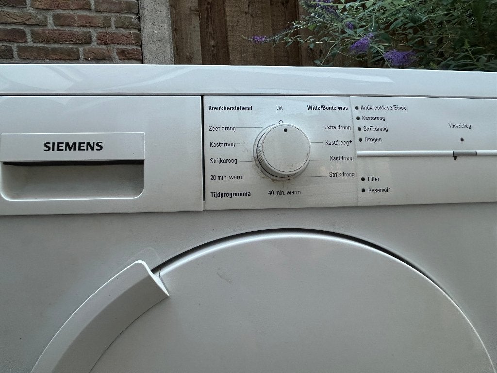 Siemens condens-droger E44-17 Wit, Ophalen, 6 tot 8 kg, Gebruikt, Voorlader