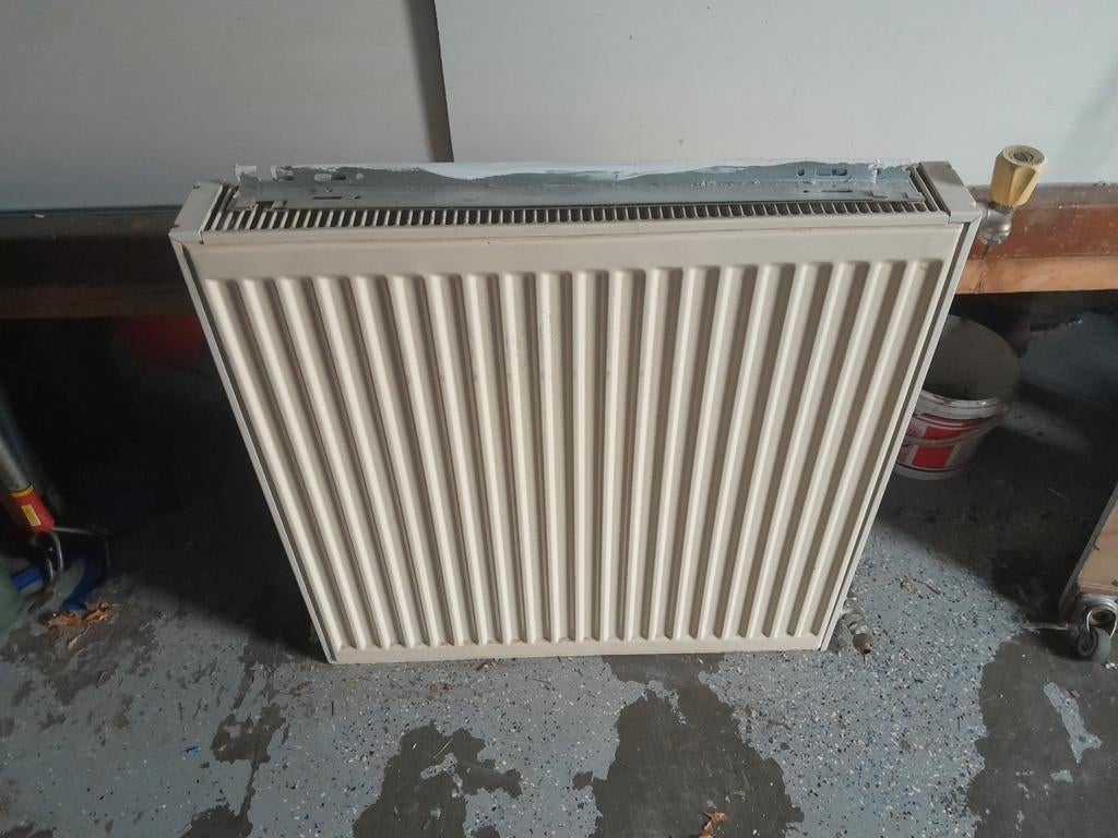 Radiator 70bij 70   2 stuks, Doe-het-zelf en Verbouw, Ophalen, 30 tot 80 cm, Radiator, 60 tot 150 cm