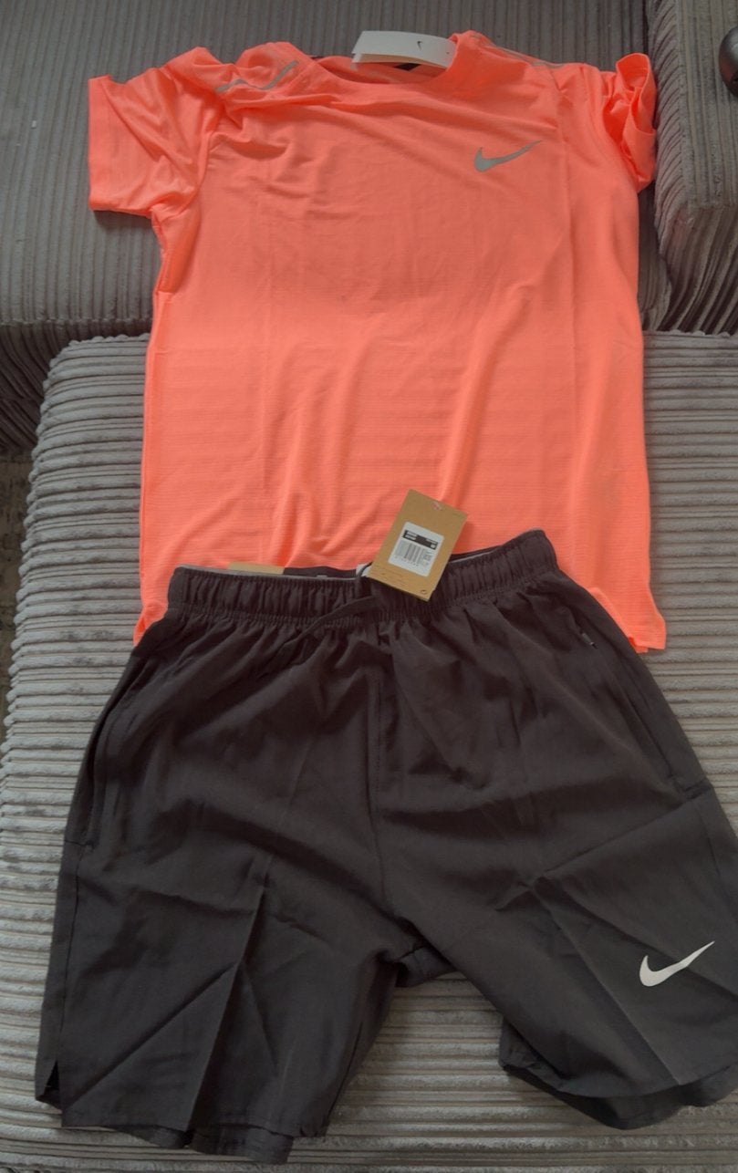 Nike miller set, Kleding | Heren, Sportkleding, Ophalen of Verzenden, Zo goed als nieuw, Overige maten, Algemeen