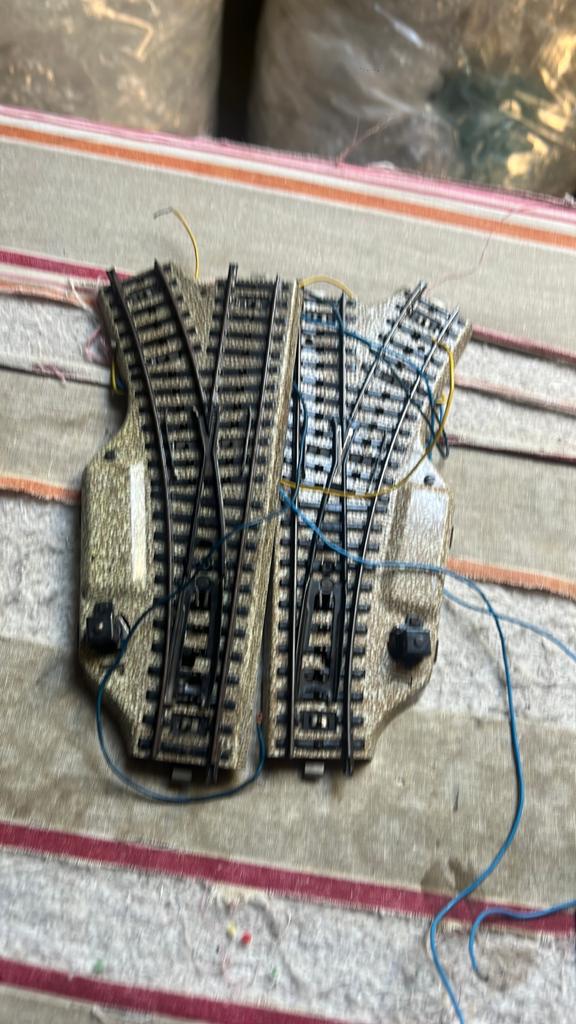 Te koop set electrische wissels van marklin 5117/18, Wisselstroom, Rails, Ophalen of Verzenden, Zo goed als nieuw