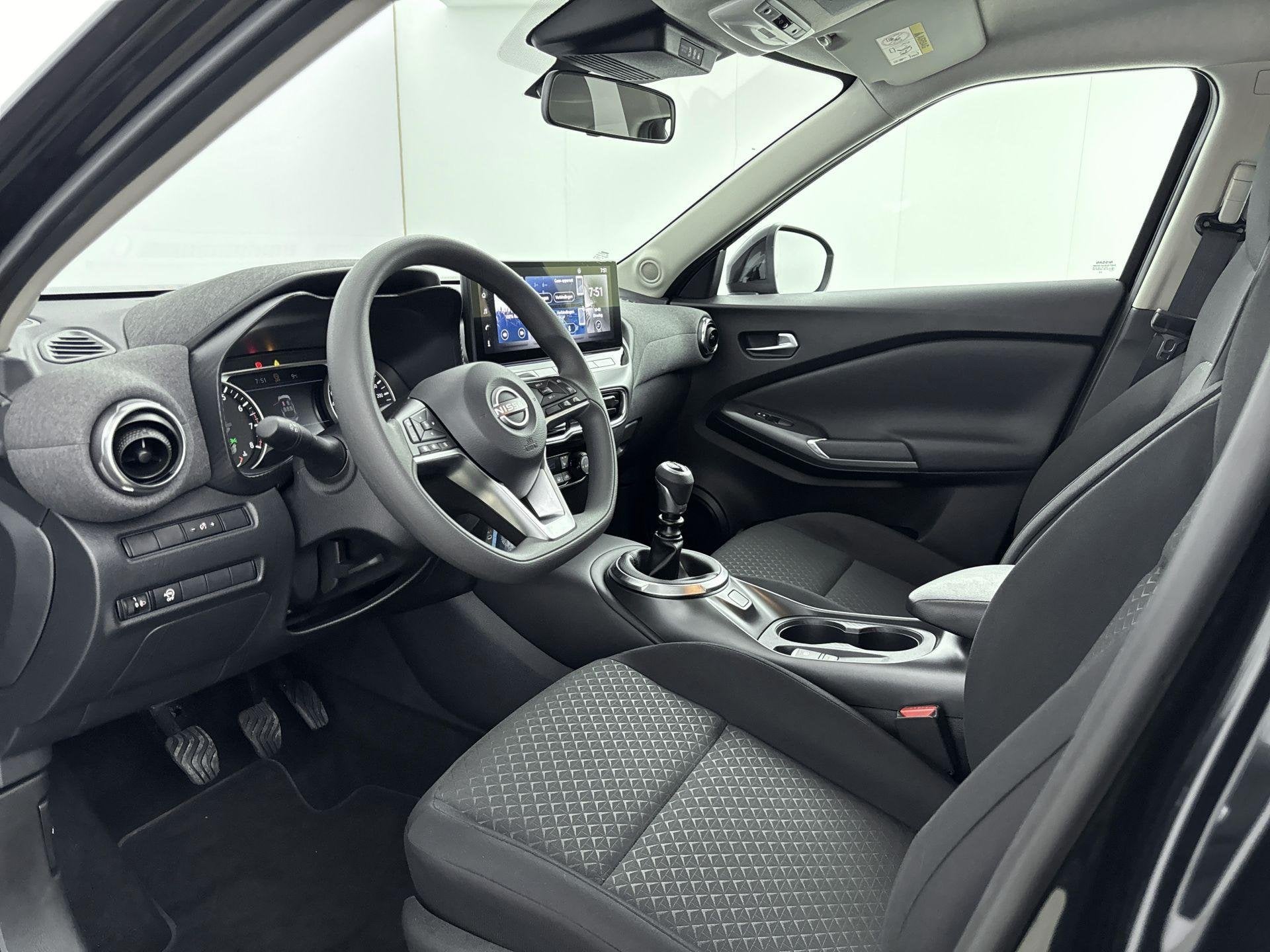 Foto 10 van Nissan Juke 1.0 DIG-T Acenta 114PK | Achteruitrijcamera | Ap