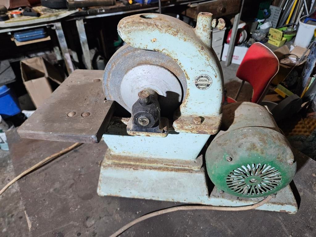 Ouderwetse slijpmachine., Doe-het-zelf en Verbouw, Gereedschap | Slijpmachines, Ophalen, Gebruikt, Minder dan 700 watt, Werkbankslijpmachine