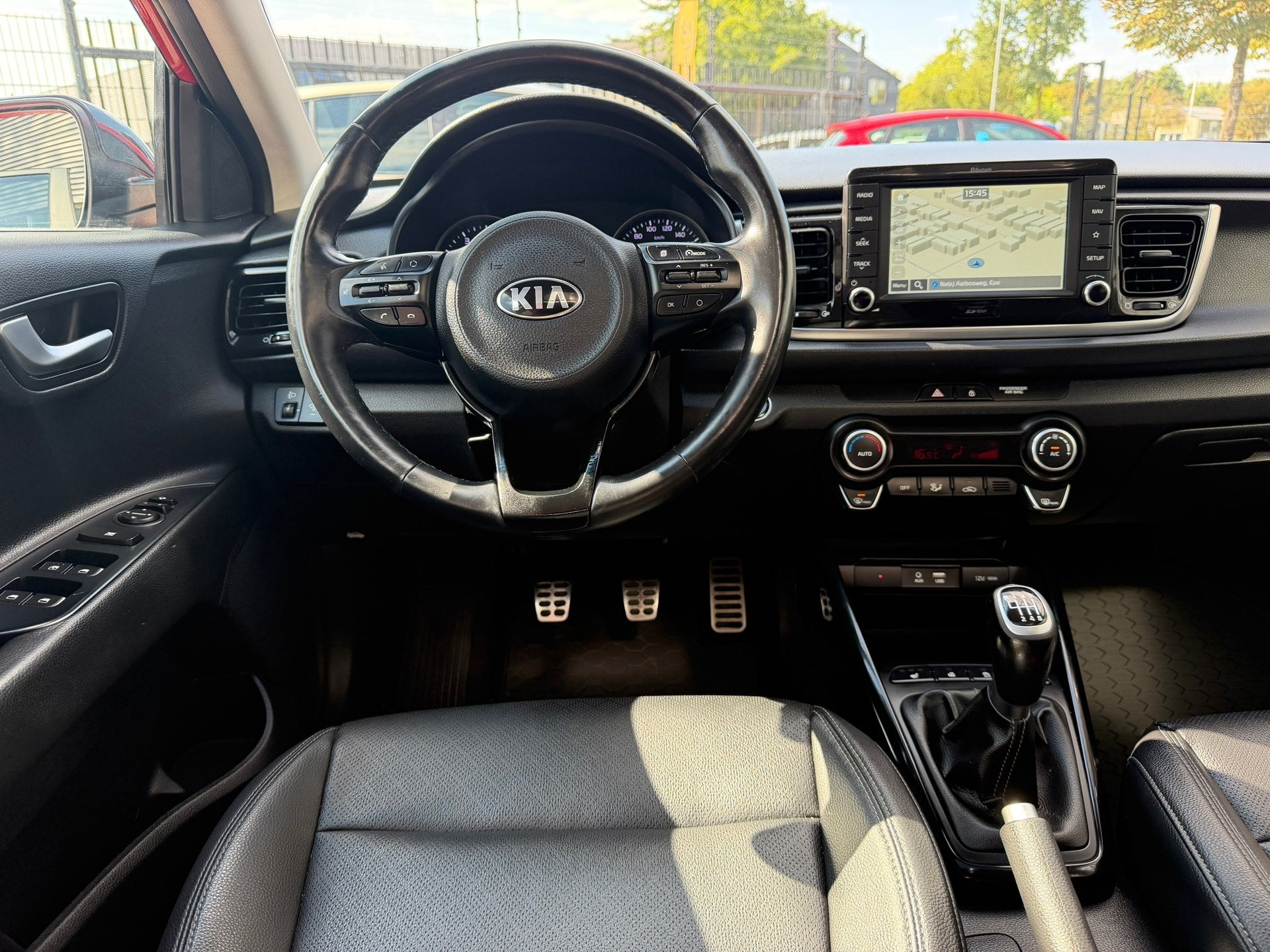Kia Rio 1.0 120PK TGDI Platinum Clima,Cruise,Schuifdak,Apple, Voorwielaandrijving, 450 kg, Gebruikt, Zwart