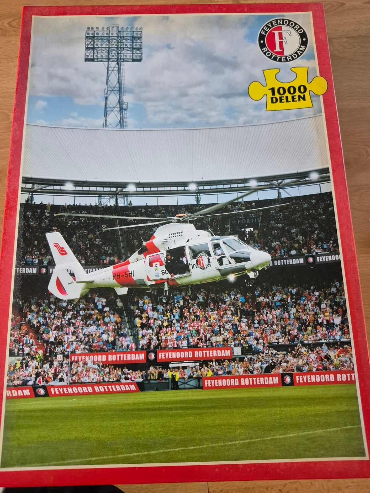Feyenoord Rotterdam puzzel helikopter 1000 stukjes nieuw, Hobby en Vrije tijd, Denksport en Puzzels, Ophalen of Verzenden, 500 t/m 1500 stukjes