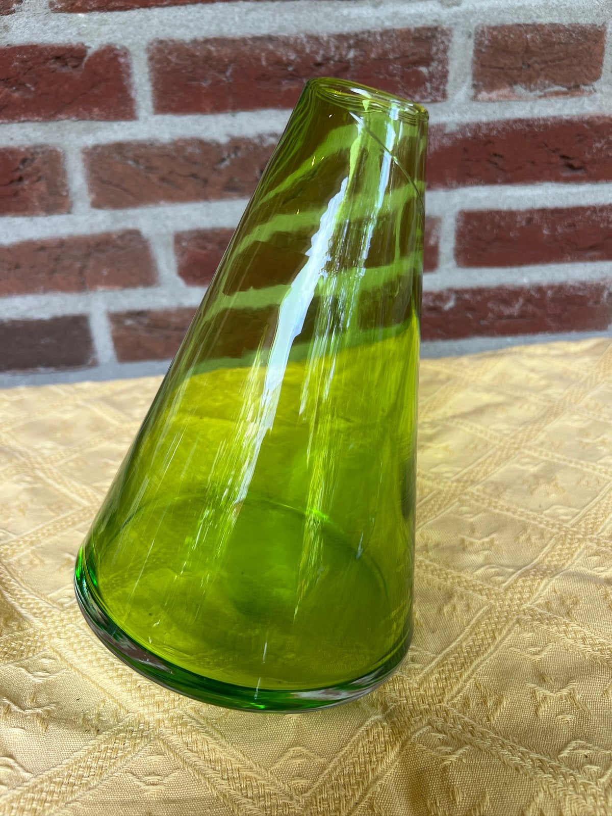 “ Tombola” of ”Wobble” vase., 30 cm, Ophalen of Verzenden, Groen, Glas