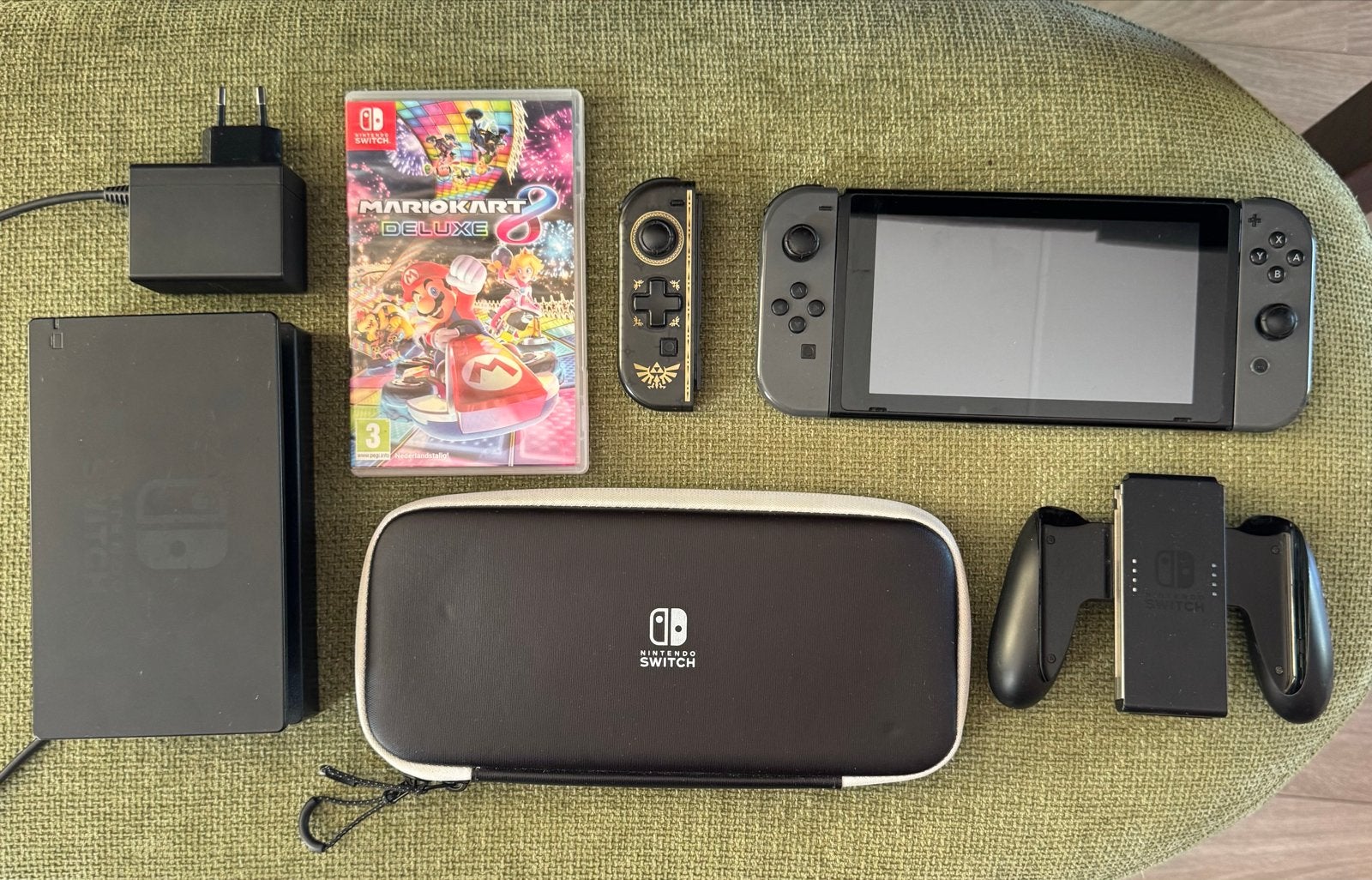 Nintendo Switch met Mario Kart 8 Deluxe en extra's, Met 2 controllers, Ophalen of Verzenden, Switch Original, Gebruikt