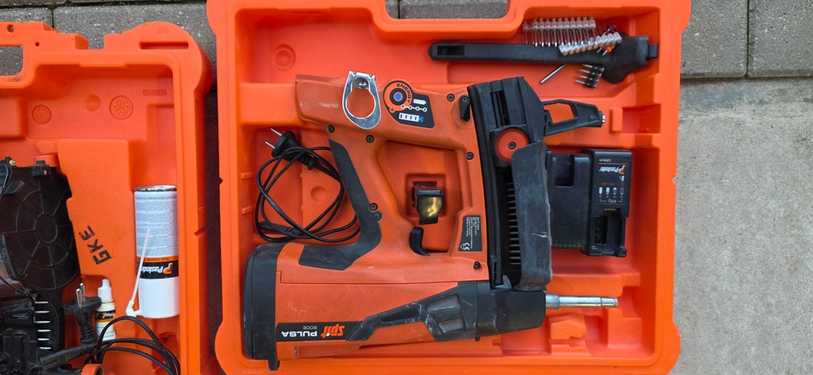 SPIT Pulsa 800E & Paslode IM45 GN Lithium tackers in koffer, Ophalen, Gebruikt