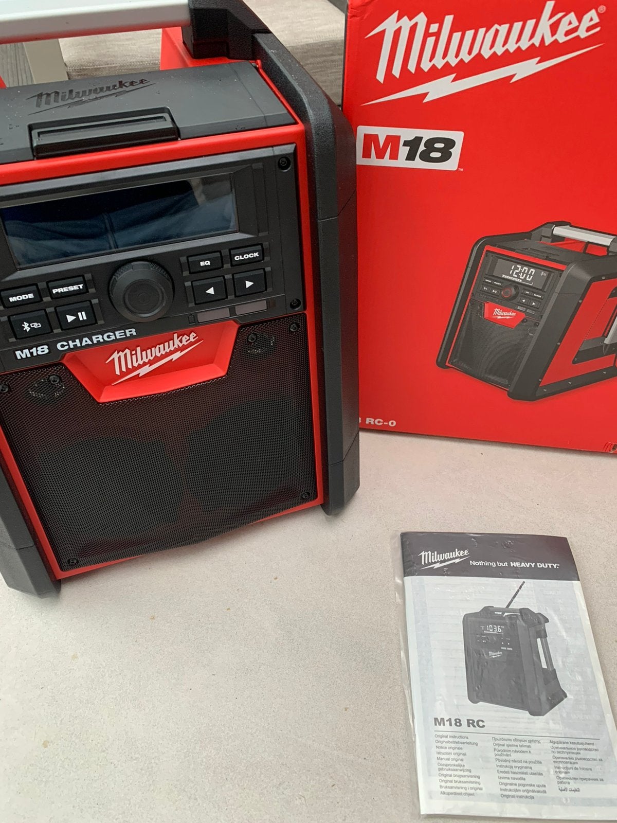 Milwaukee Bouwradio en acculader nieuw M18 RC-0, Ophalen of Verzenden, Nieuw