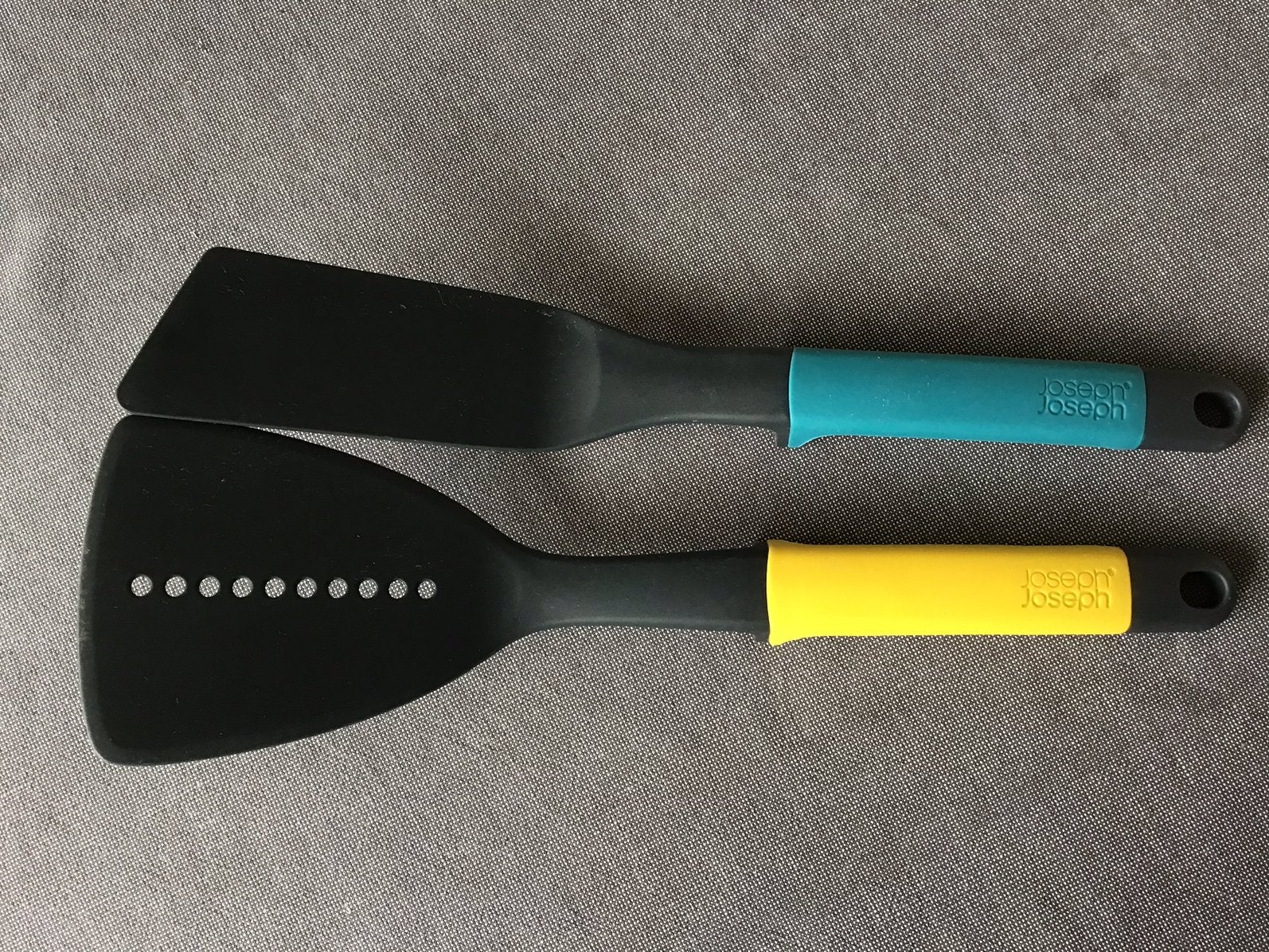 2  Spatels merk Joseph Joseph, Huis en Inrichting, Ophalen of Verzenden, Zo goed als nieuw