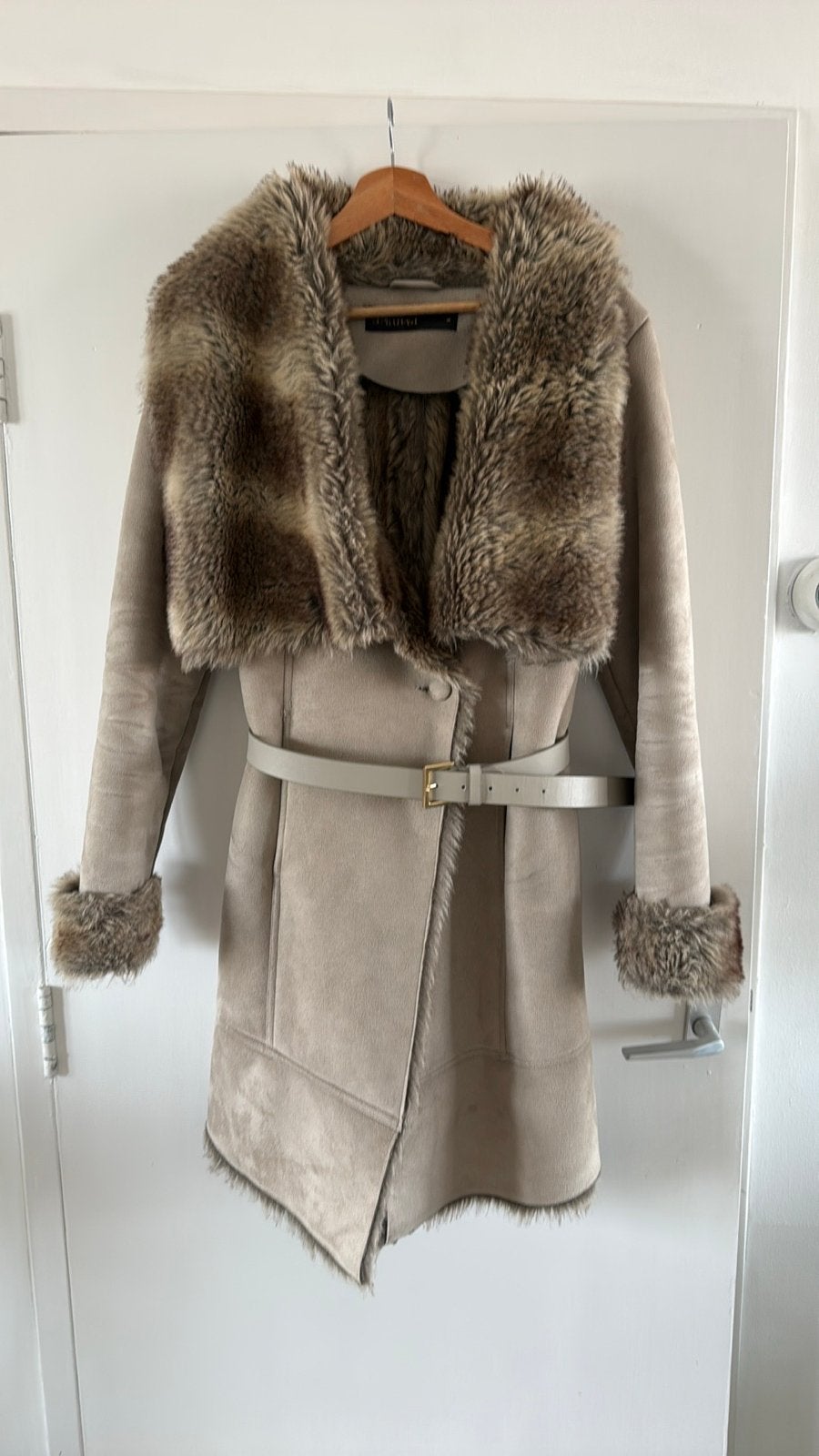 Stijlvolle Winterjas met Bontkraag - Maat S, Ophalen of Verzenden, Gedragen, Maat 36 (S), Beige