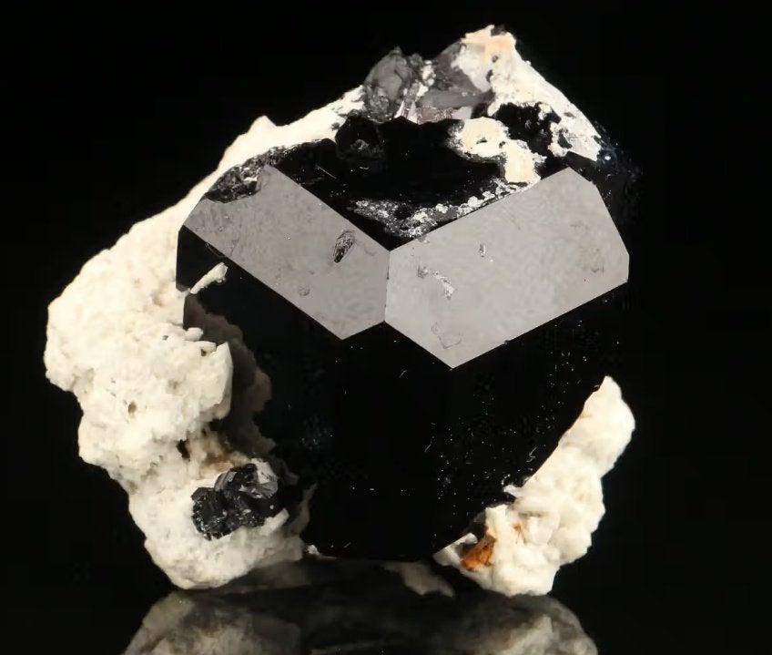 Zwart TOERMALIJN tweeling-kristal op Hyaliet UV., Ophalen of Verzenden, Mineraal