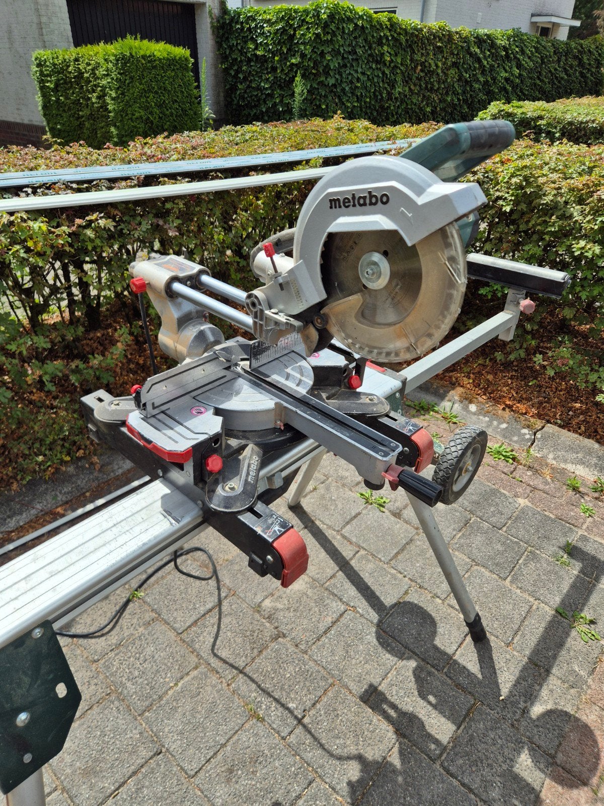 Metabo KGS 254 M afkortzaag met onderstel KSU 251, Doe-het-zelf en Verbouw, Gebruikt, 70 mm of meer, Ophalen of Verzenden, Afkortzaag