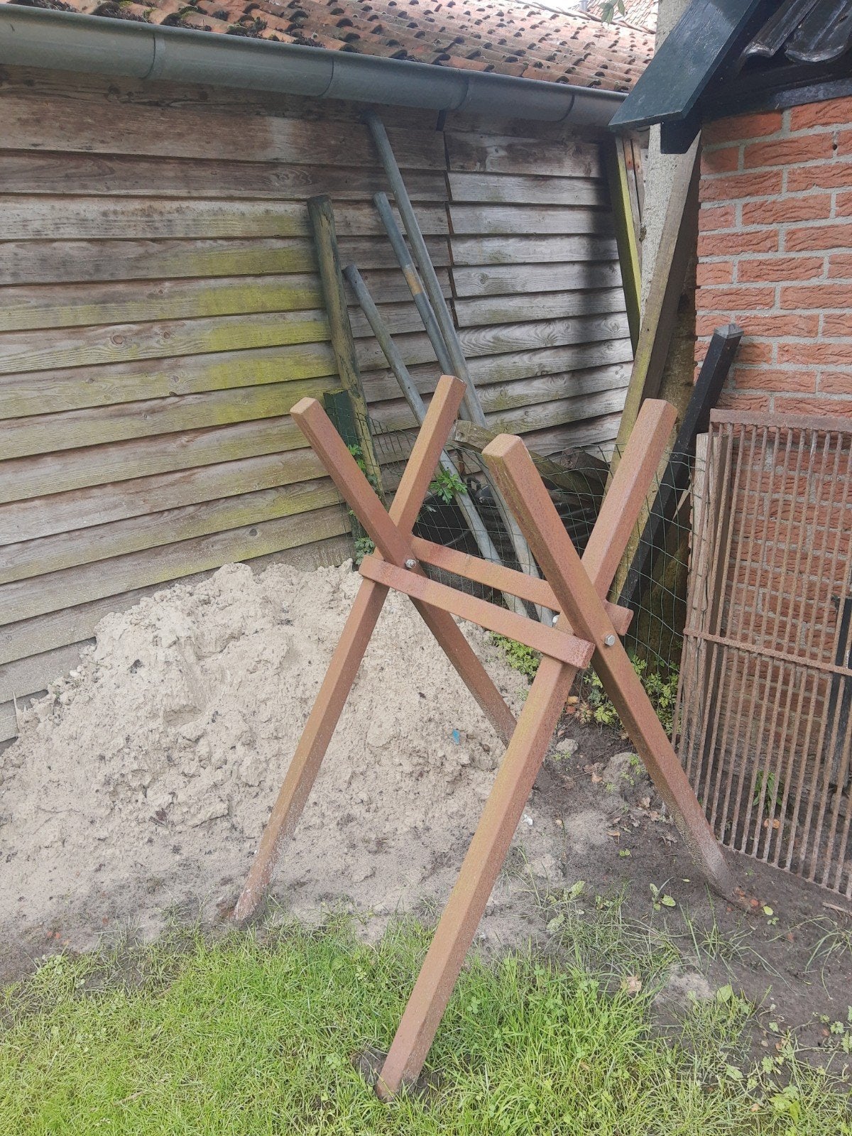 Zwaar metalen zaagbok., Ophalen, Gebruikt