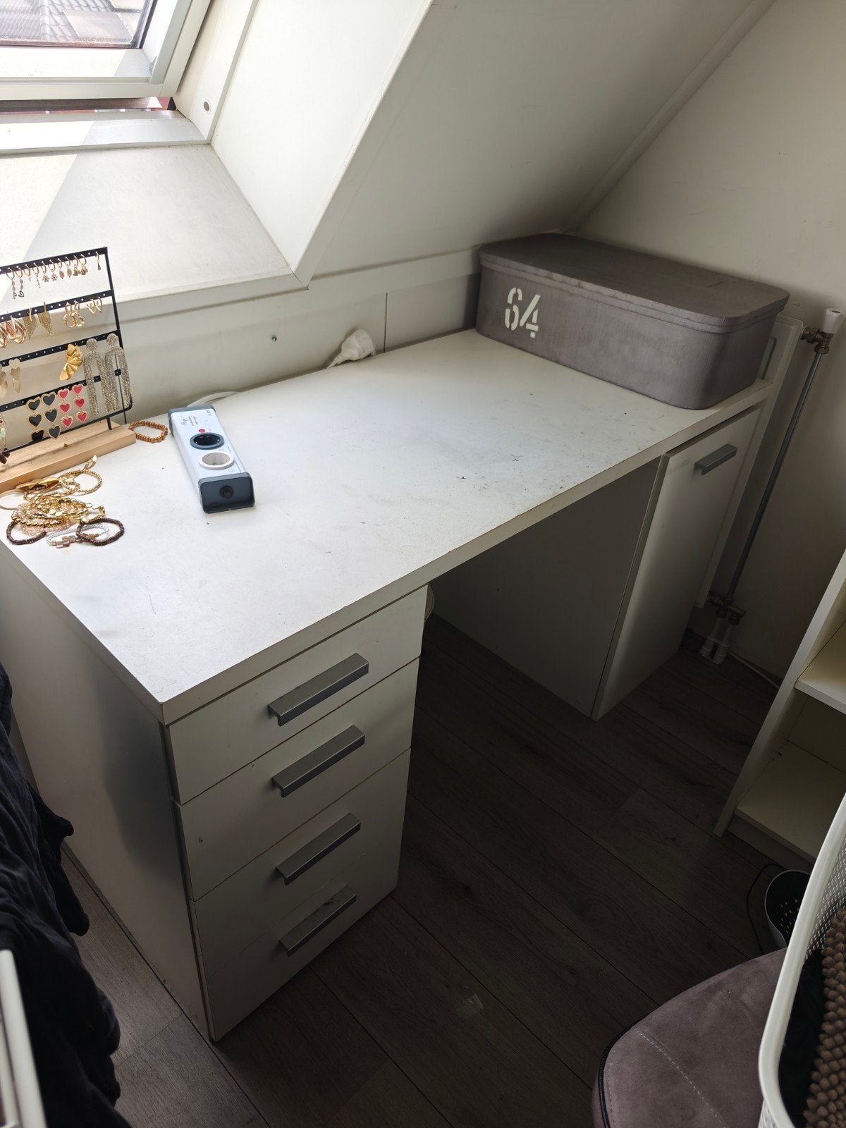 Wit bureau, Ophalen