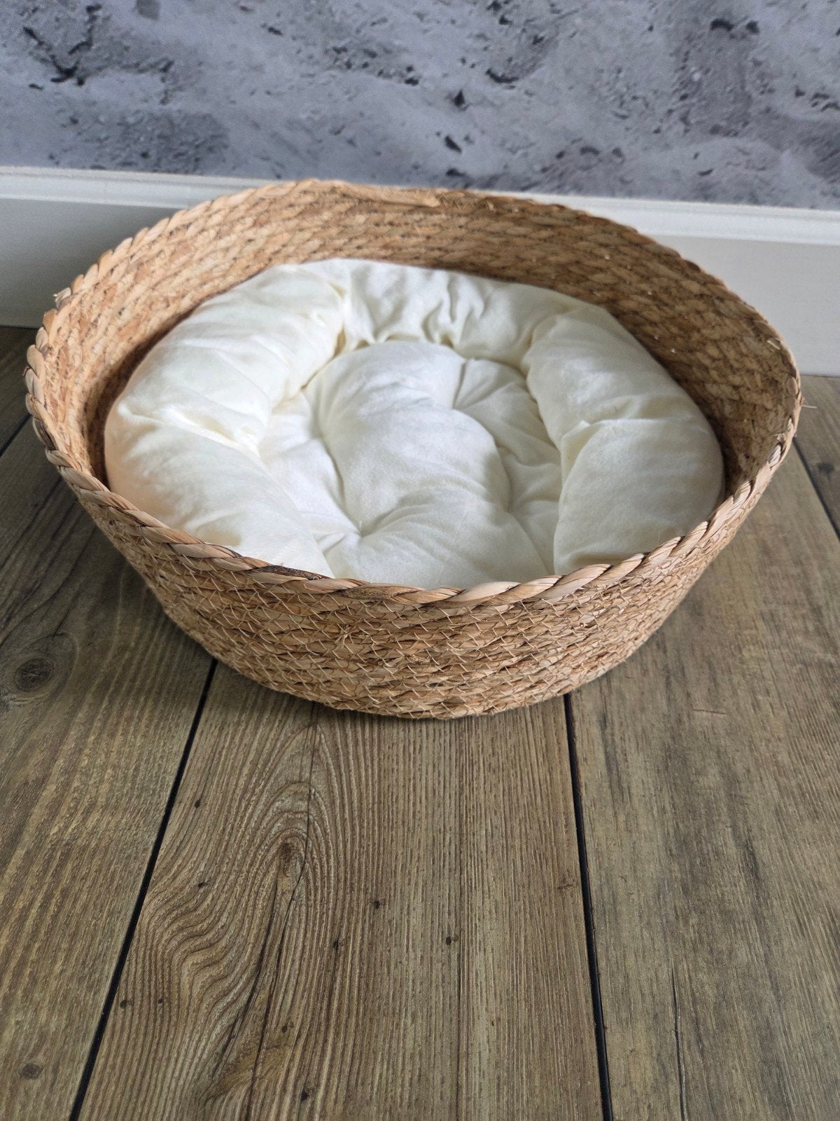 Gave nieuwe poezen mand riet, Dieren en Toebehoren, Ophalen of Verzenden