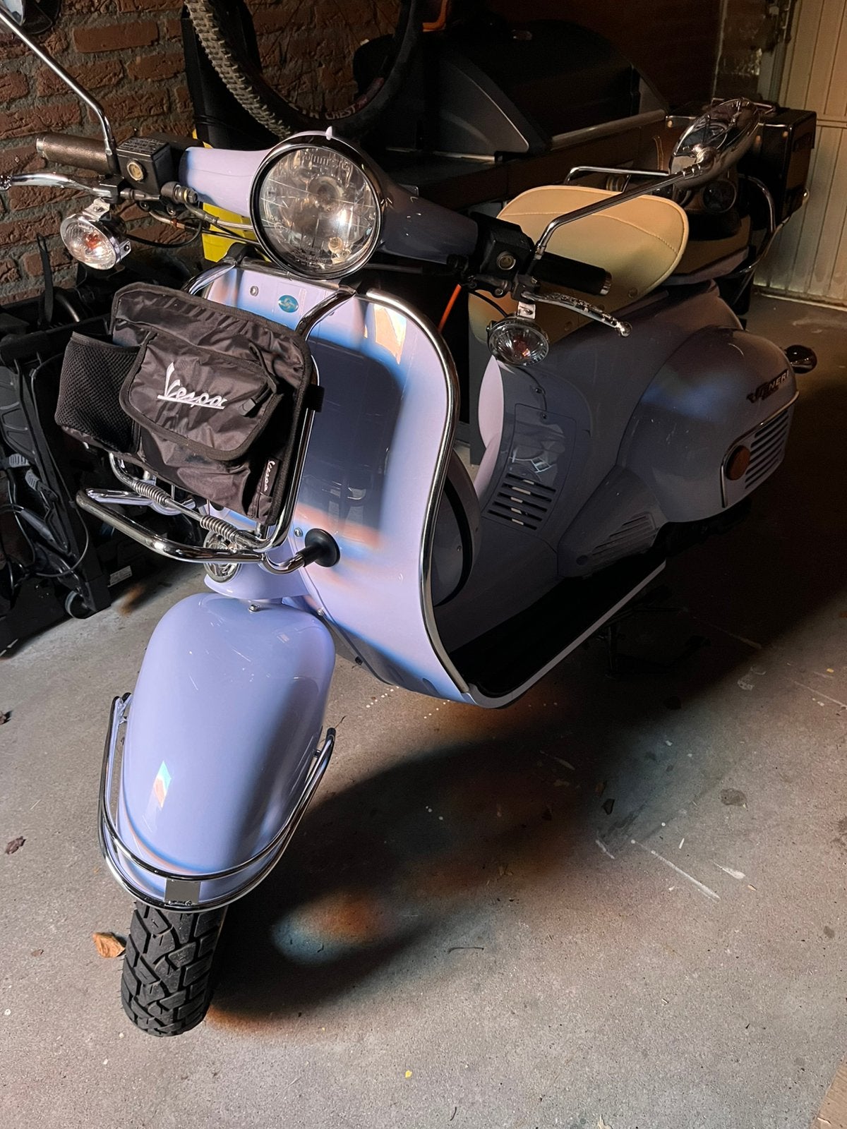 Jailing veneri, Fietsen en Brommers, Snorfietsen en Snorscooters, Zo goed als nieuw, Benzine, Ophalen, Overige merken
