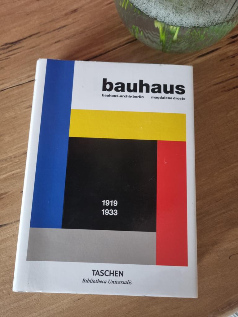 Bauhaus Nederlands Hardcover, Ophalen of Verzenden, Zo goed als nieuw