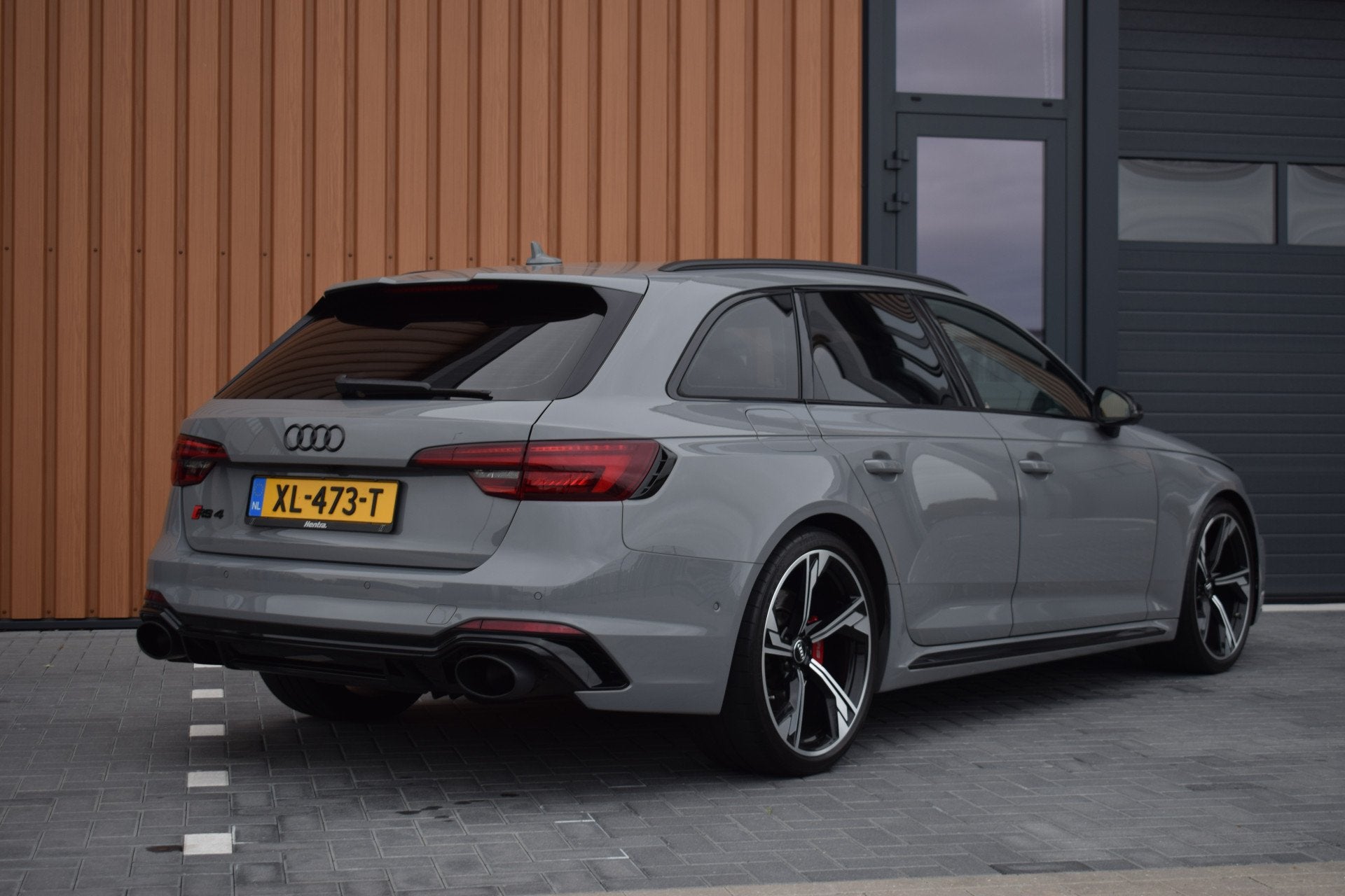 Foto 2 van Audi RS4 2.9 TFSI 450pk Quattro Pano | HUD | Milltek | 360 c