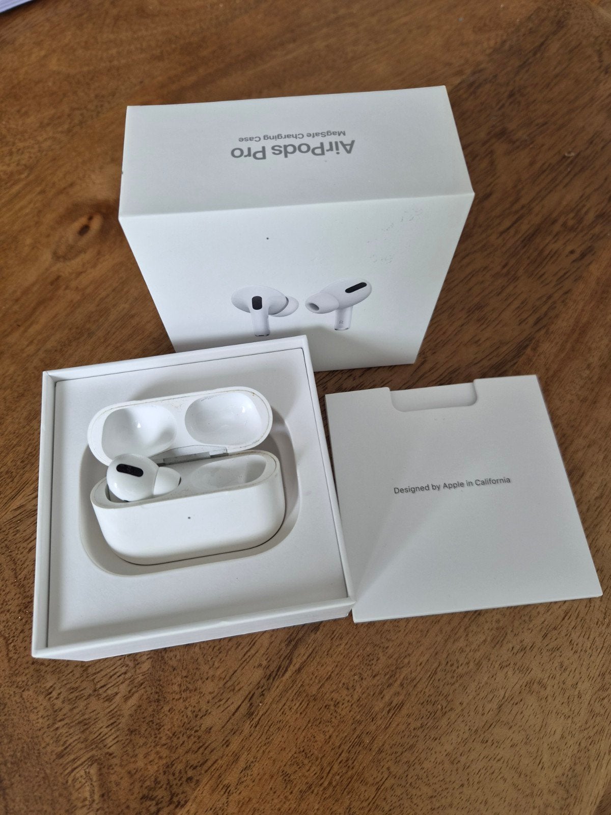 Apple AirPods Pro (MagSafe Charging Case) + linker oortje, Ophalen of Verzenden