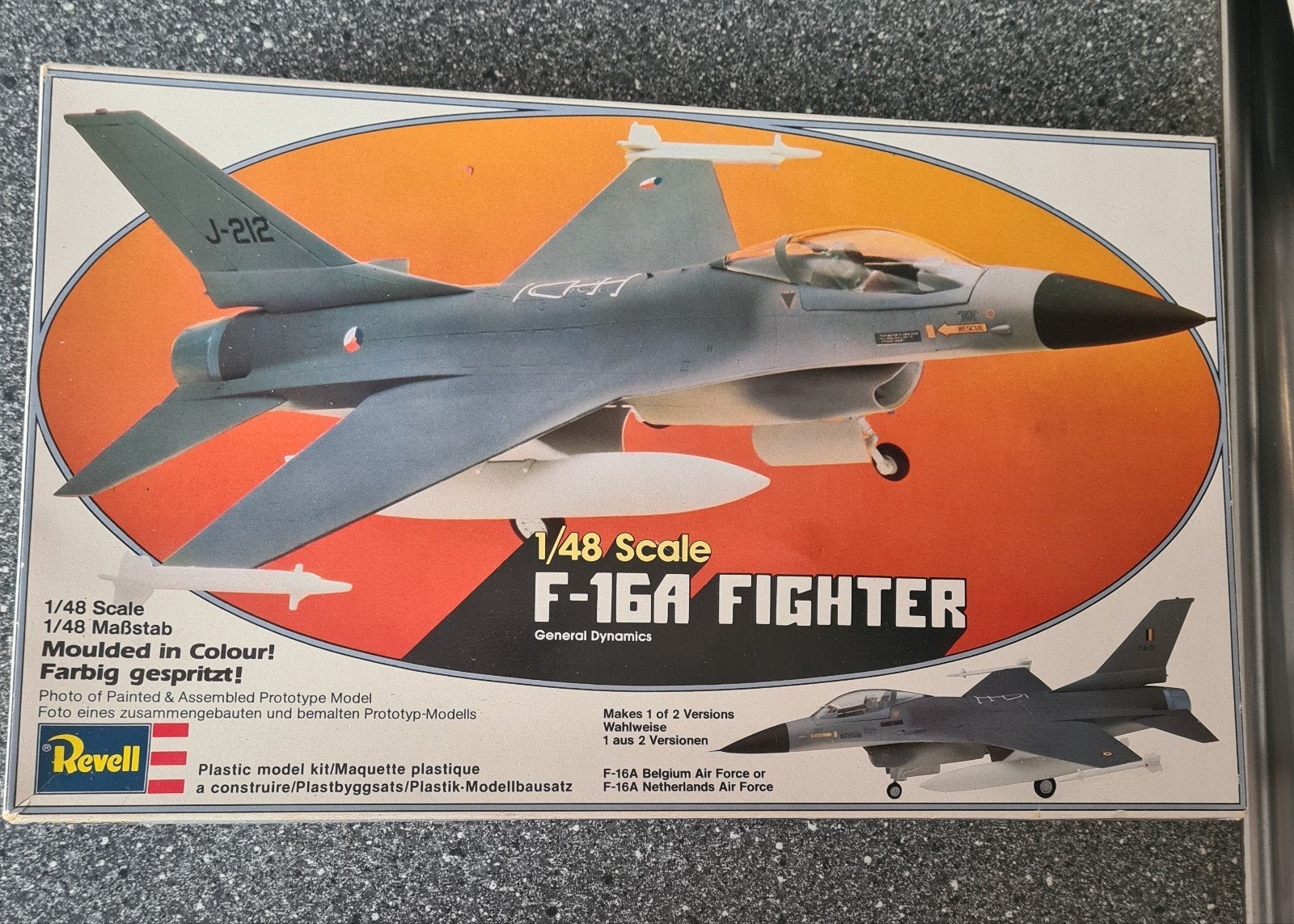 Revell F-16 fighter vliegtuig uit 1980, Hobby en Vrije tijd, Modelbouw | Vliegtuigen en Helikopters, Groter dan 1:72, Revell, Ophalen of Verzenden