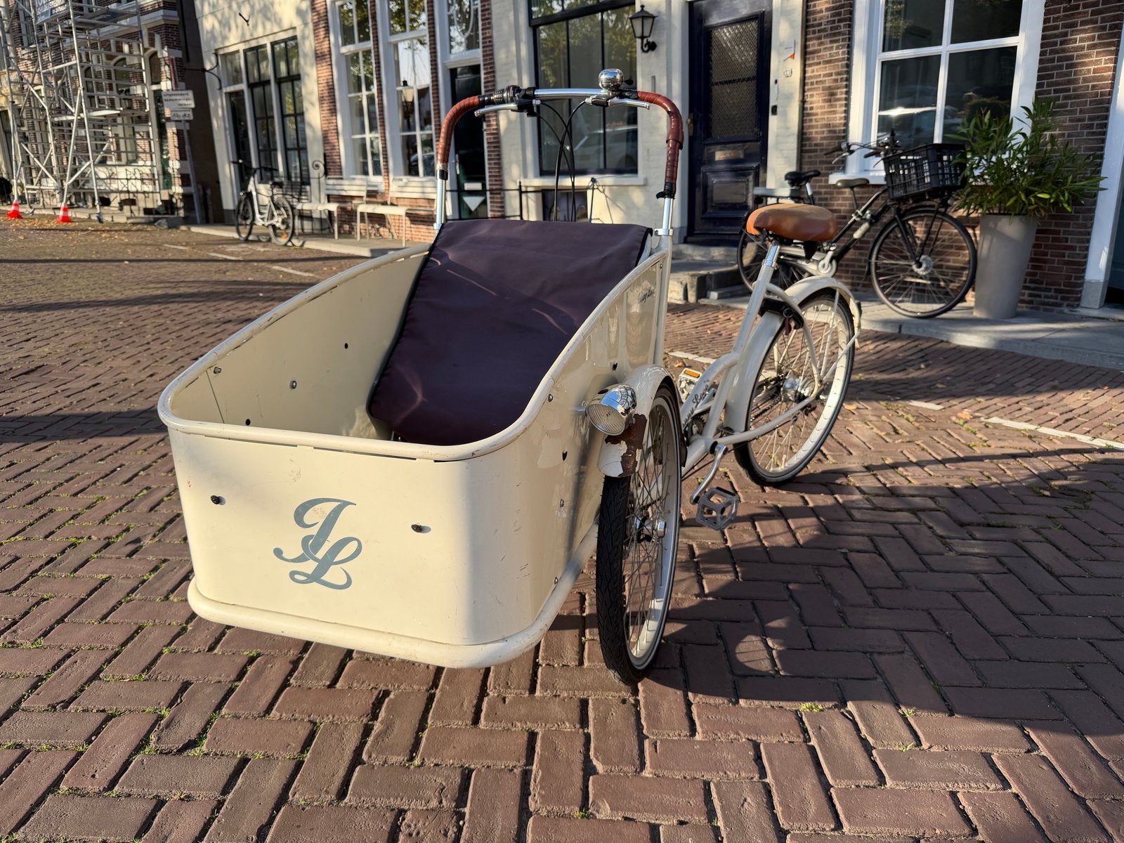 Johnny Loco bakfiets - Ideaal voor kinderen of goederen, Fietsen en Brommers, Ophalen, Gebruikt, Huif, 2 kinderen